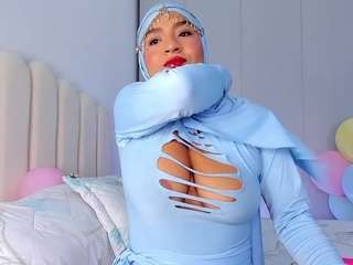 amira-zahra's CamSoda show and profile