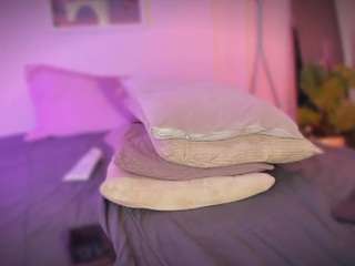 emma-soull's CamSoda show and profile