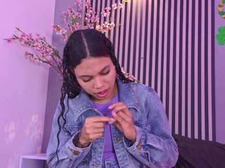 le modèle gysellhanson est en webcam porno dans un show sur le site camsoda, il possède les tags suivants: athletic,black hair,young adult,toys,teen 18,tattoos,squirter,spanking,role play,plug,nipple piercings,lovense,drinking,double penetration,dildo or vibrator,dildo,deepthroat,cum in pussy,colombia,brown eyes