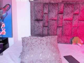 Live cam show with KaiaJohns