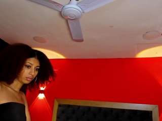 yayahilton webcam model