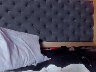 yayahilton's live room