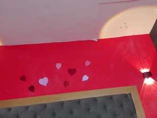 YayaHilton live webcam show