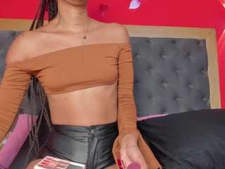 yayahilton Live Webcam on CamSoda