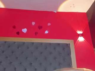 Yayahilton's cam show statistics and live stream