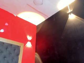 YayaHilton live cam preview