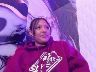 ashley-17 Live Webcam on CamSoda