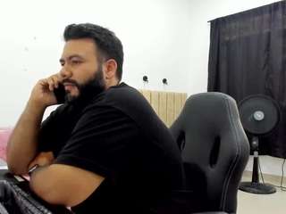 bigbear232323 Live Webcam on CamSoda