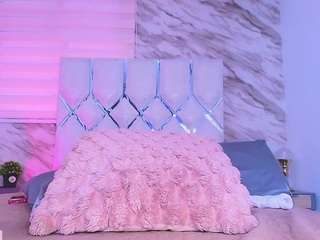 collett-t's CamSoda show and profile