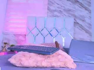 collett-t's CamSoda show and profile