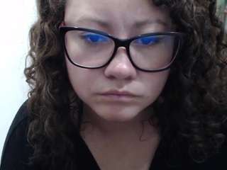  curly-greeneyed chat room