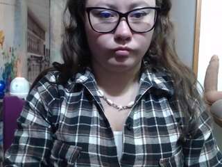 Curly-greeneyed live webcam on Soda Cams