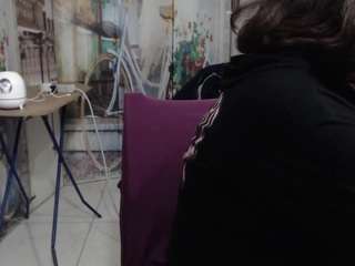 curly-greeneyed's CamSoda show and profile