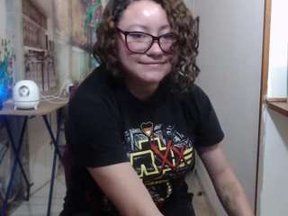 curly-greeneyed, recent webcam model, live from Camsoda