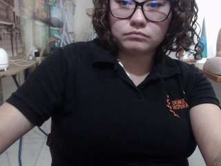 curly-greeneyed webcam