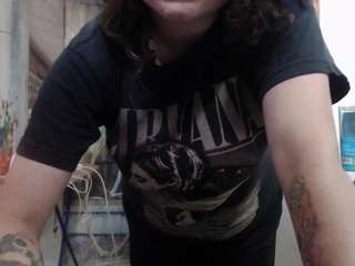 curly-greeneyed webcam