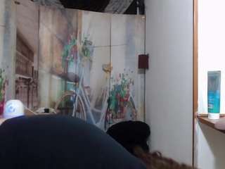 curly-greeneyed webcam