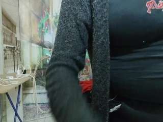 curly-greeneyed Live Webcam on CamSoda