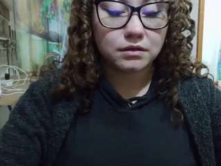 curly-greeneyed webcam