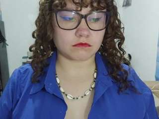 curly-greeneyed