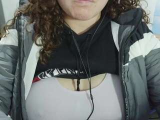 curly-greeneyed
