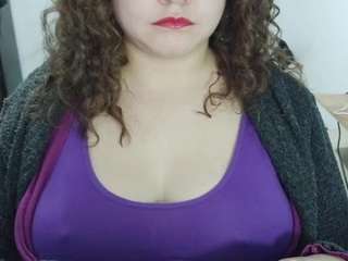 curly-greeneyed