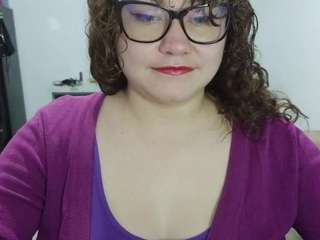 Curly-greeneyed