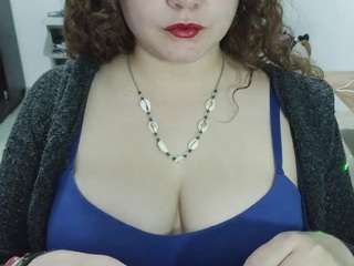 curly-greeneyed