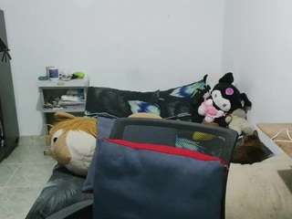 curly-greeneyed live webcam show