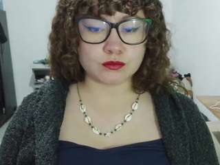 Curly-greeneyed live webcam show