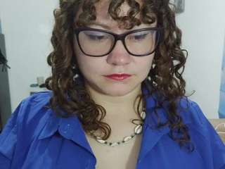 curly-greeneyed