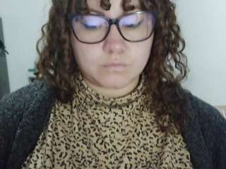 curly-greeneyed