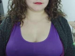 curly-greeneyed