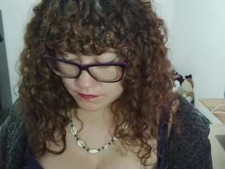 curly-greeneyed