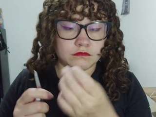 curly-greeneyed