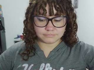 curly-greeneyed