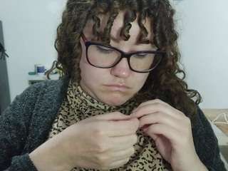 curly-greeneyed