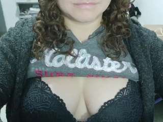 Curly-greeneyed