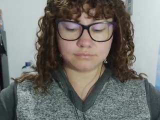 Curly-greeneyed