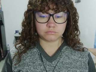 Curly-greeneyed