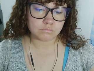 Curly-greeneyed