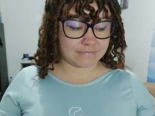 Curly-greeneyed