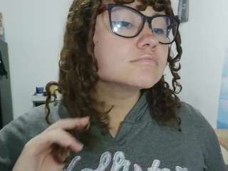 Curly-greeneyed