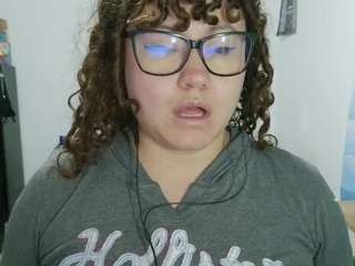 Curly-greeneyed