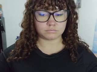 Curly-greeneyed