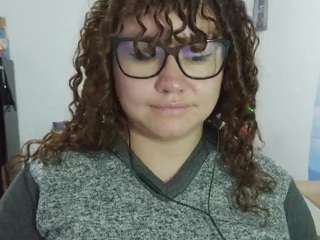 Curly-greeneyed