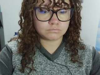 Curly-greeneyed