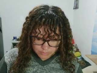 Curly-greeneyed