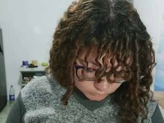 Curly-greeneyed