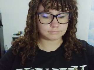 Curly-greeneyed live cam preview